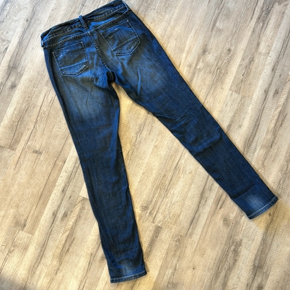 27.25” Waist Dark Wash Decree Jeans Size 5 Juniors EUC - Picture 3 of 4